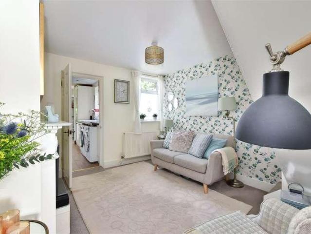 House for sale in Hall Park, Pouchen End
