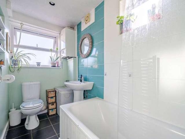 House for sale in Fole, Surrey