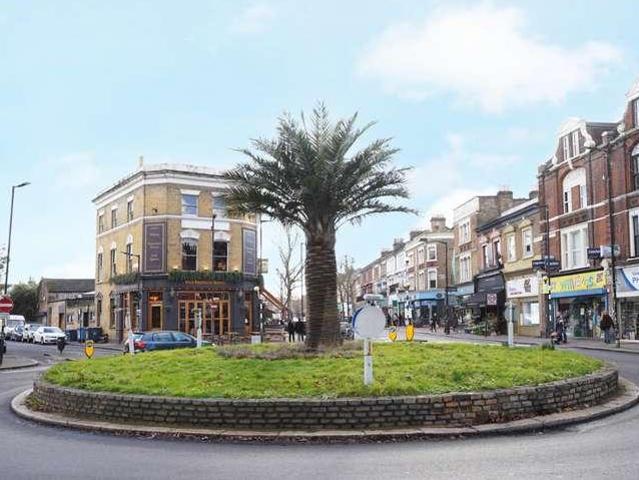 House for sale in East Dulwich, Greater London