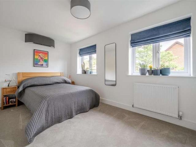House for sale in Buckler's Park, Crowthorne