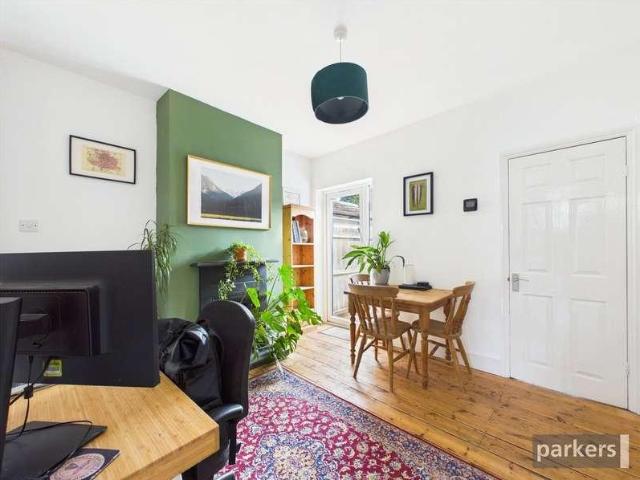 House for sale in Battle, Reading