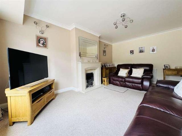 House for sale in Huddersfield, Upper Cumberworth