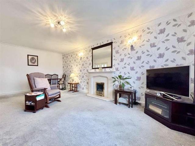 House for sale in Queensbury, West Yorkshire