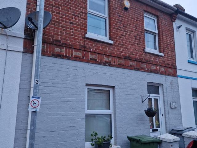 House for rent in Roselands, Eastbourne