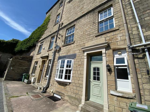 House for rent in Golcar, West Yorkshire