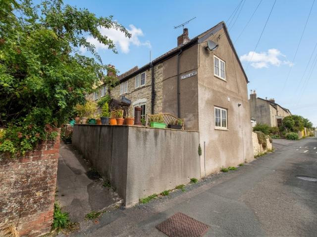House for rent in School House, Gloucestershire