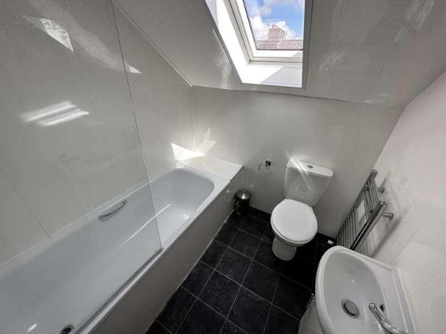 Apartment for rent in Kensington, Calderstones
