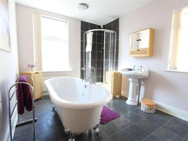House for rent in Stoneycroft, Calderstones
