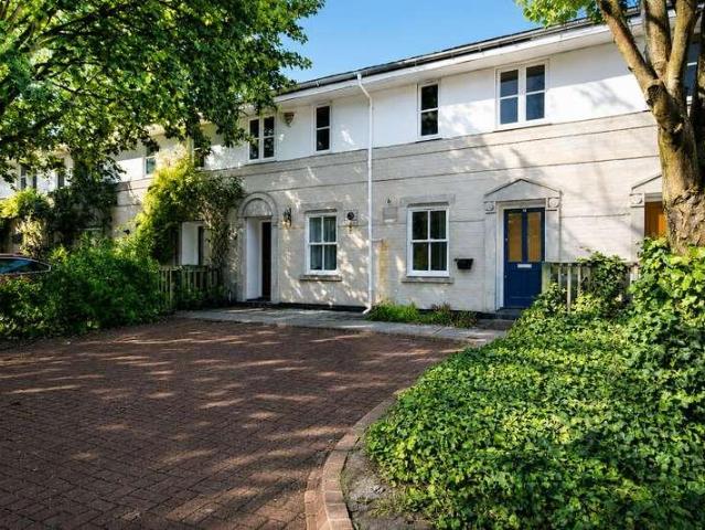 House for rent in Chalk Farm, Greater London