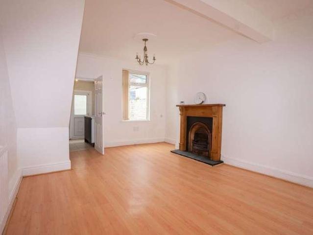 House for rent in Cabbage Hall, Calderstones