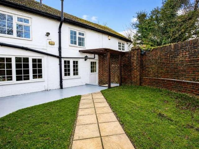 House for rent in Alton Barnes, Essex
