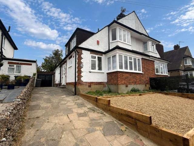 House for rent in Whetstone, Greater London