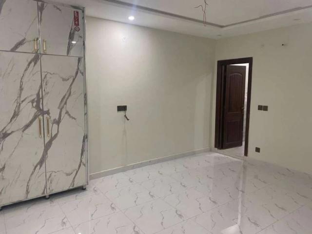 Apartment for sale in DHA Phase 8, ٹبہّ