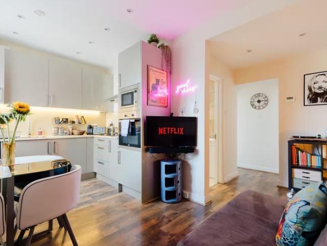 Apartment for rent in Chalk Farm, Greater London