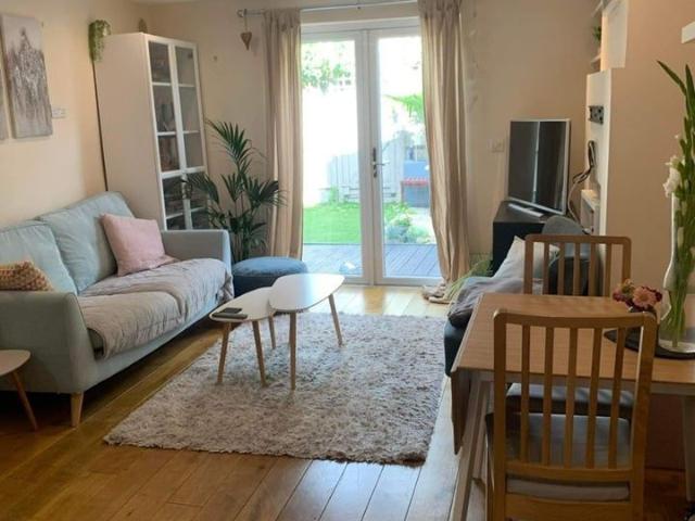 Apartment for rent in Furzedown, Greater London