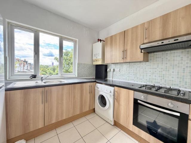 Apartment for rent in London Borough of Croydon, Addiscombe