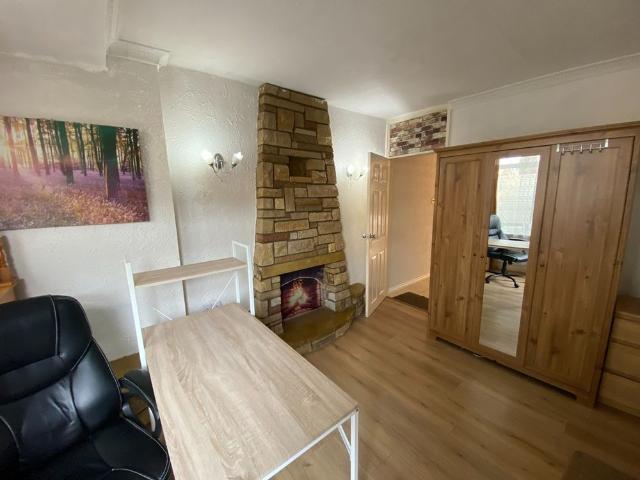 House for rent in Poplar Grove, Greater London