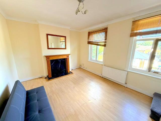 Apartment for rent in London Borough of Croydon, Greater London