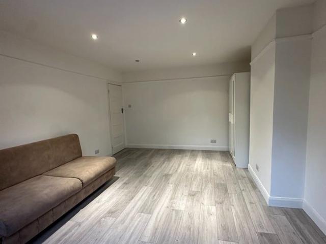 House for rent in London Borough of Barnet, Greater London