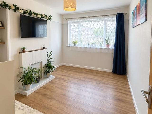 House for rent in Newtown, Reading