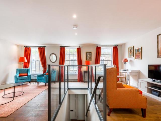 Townhouse for rent in Kensington, Notting Hill