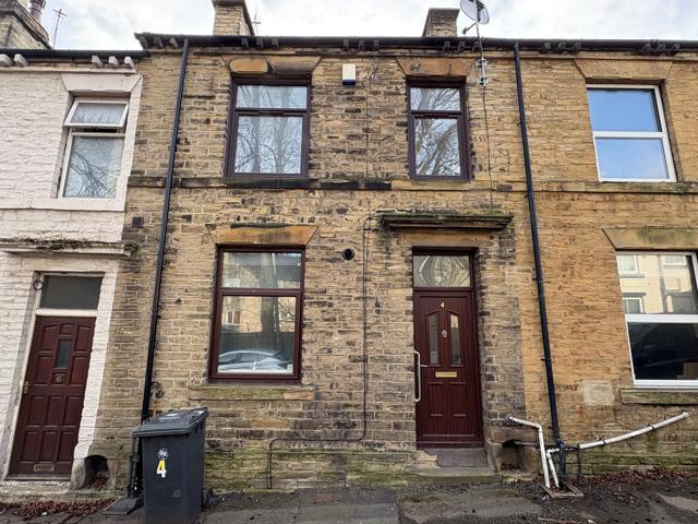 Terraced House for rent in Cleckheaton, Spen