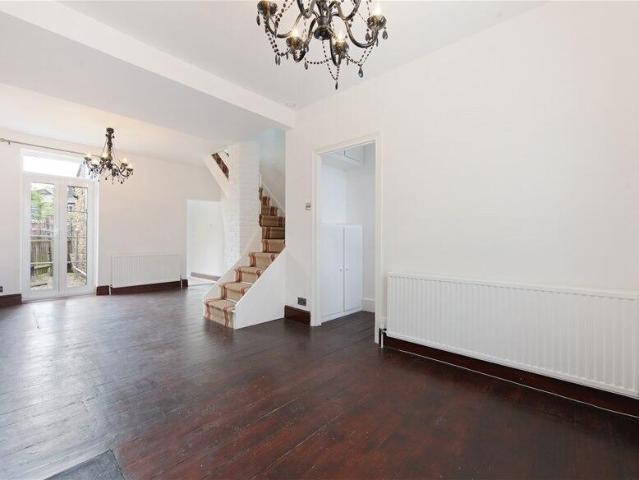 Terraced House for rent in Greenwich, East Greenwich