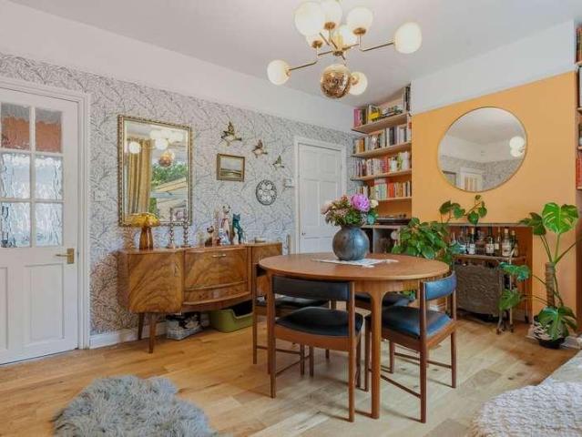 Property for sale in Kingswood