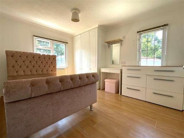 Property for sale in The Butts, Kent