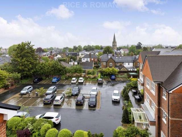 Property for sale in Maidenhead