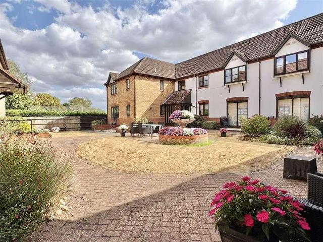 Property for sale in Meadgate, Chelmsford