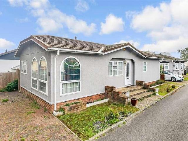 Property for sale in Bletchenden, Maidstone