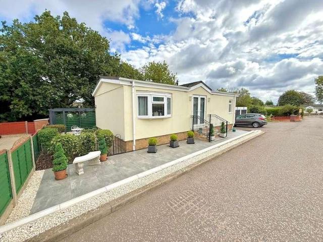 Property for sale in Whipsnade, Bedfordshire