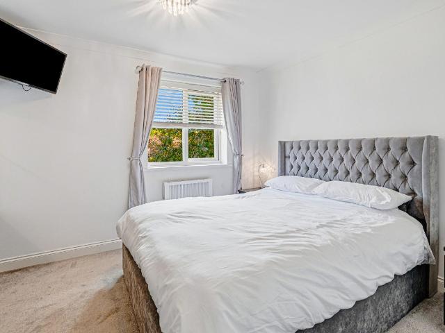 Property for sale in Badgers Dene, Grays