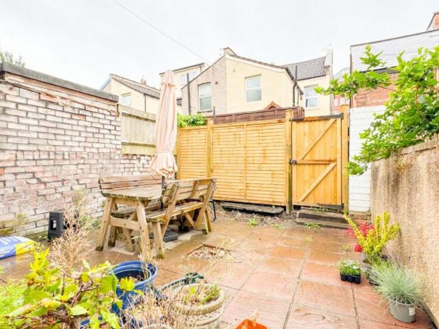 Property for sale in Wapping Wharf, Feckenham