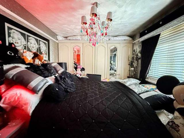 Property for sale in Calderstones