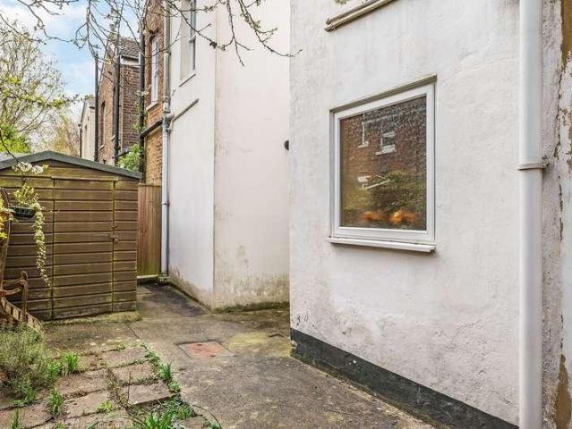 Property for sale in Hawkenbury, Sandown Park