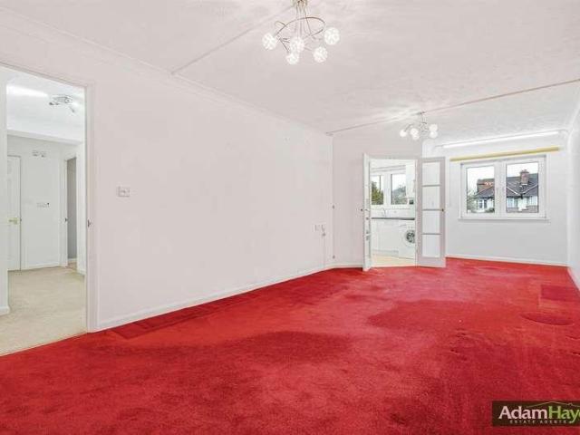 Property for sale in Whetstone, Oakleigh Park