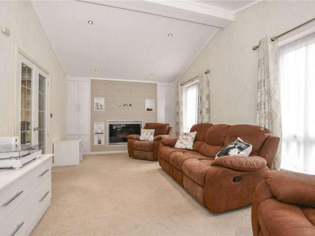 Property for sale in Pinewood Park, Bracknell