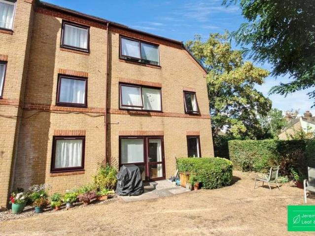 Property for sale in North Finchley, Greater London