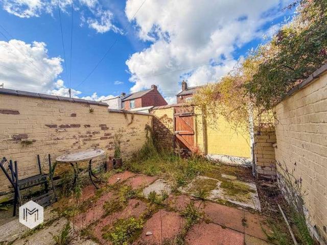 Property for sale in Brownlow Fold, Lee Bank