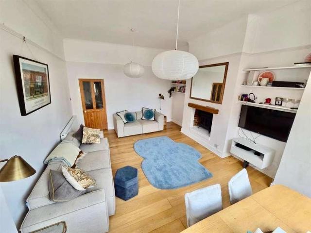 Flat for sale in London Borough of Croydon, Greater London