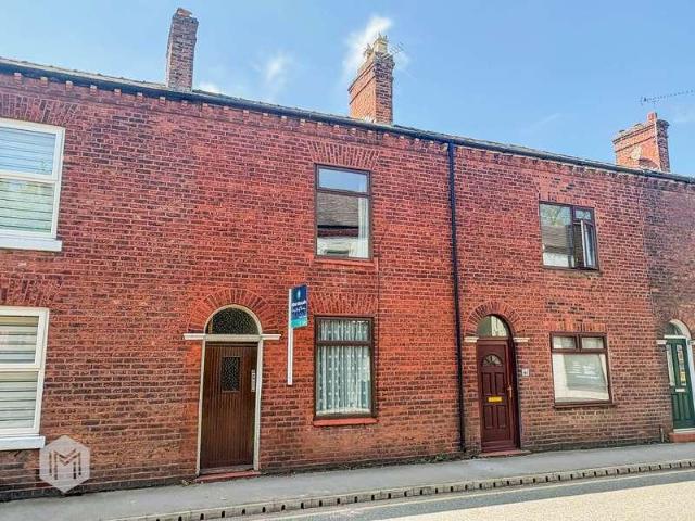 Property for sale in Twiss Green, Warrington