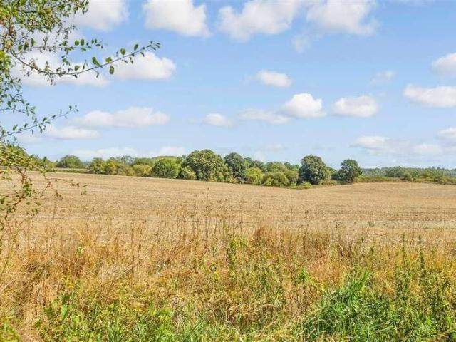 Property for sale in Midway, Kent