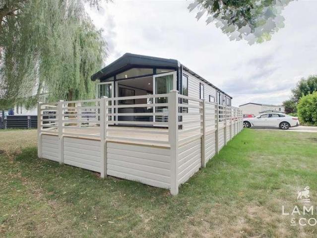 Property for sale in Dale Hill, Essex