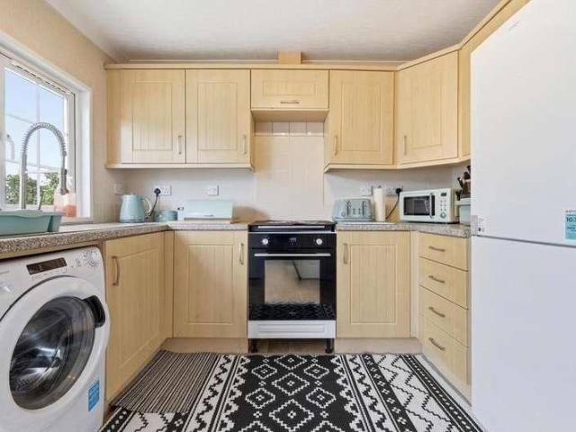 Property for sale in Lambourne, Epping