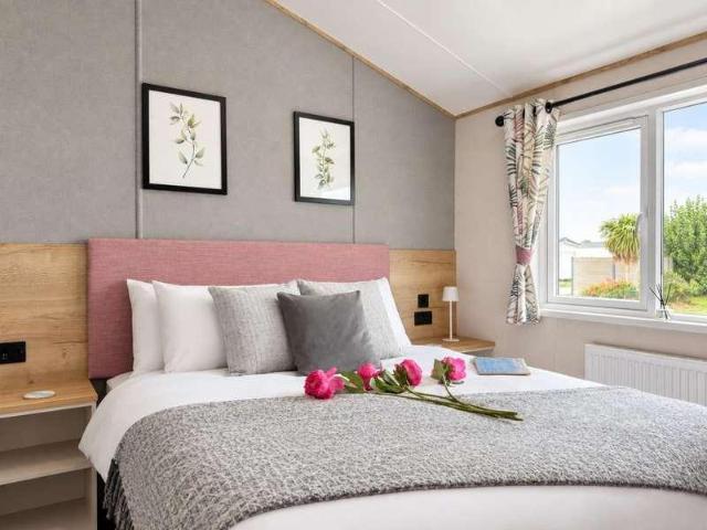 Property for sale in Swalecliffe, Whitstable