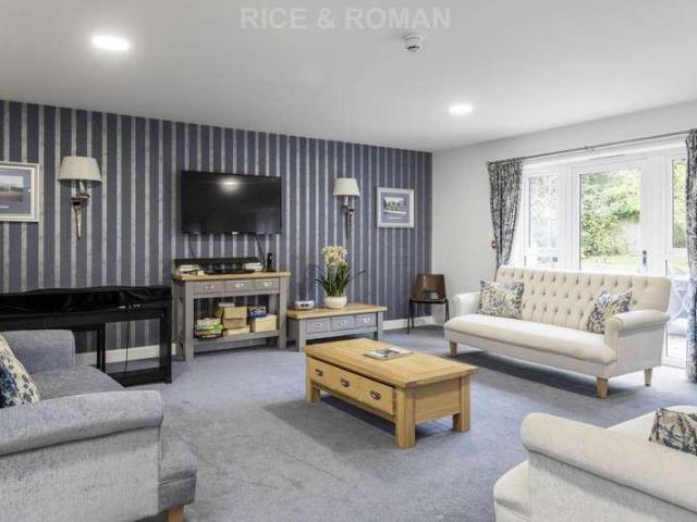 Property for sale in Buckler's Park, Crowthorne