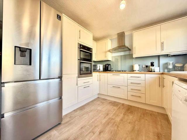 Property for sale in Oak Tree Park, Ferndown