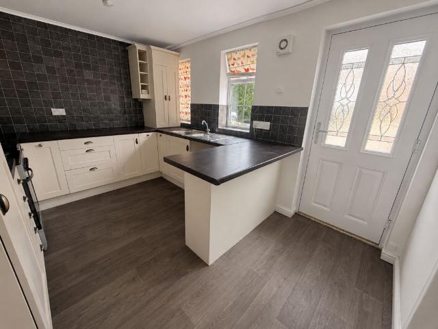 Property for sale in Newbottle, Sunniside